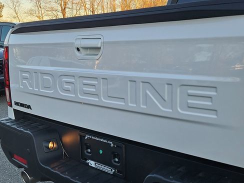 New 2026 Honda Ridgeline Black Edition image 5