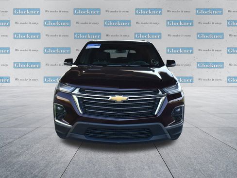 Used 2023 Chevrolet Traverse LT FWD image 2