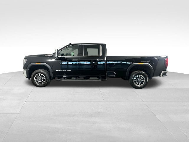 Used 2025 GMC Sierra 3500 SLT w/ SLT Premium Package AWD/4WD image 2