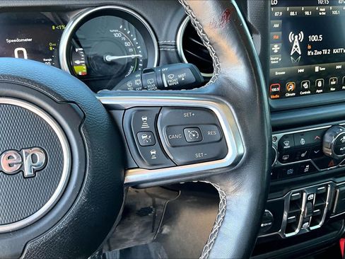 Used 2021 Jeep Wrangler Unlimited Sahara w/ Cold Weather Group AWD/4WD image 22