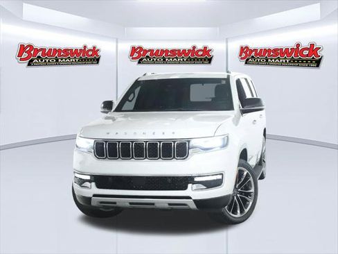 Certified 2024 Jeep Wagoneer Series II w/ Premium Group I AWD/4WD image 3