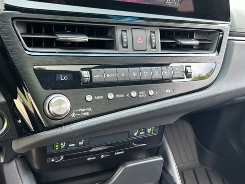 Used 2022 Lexus ES 350 F Sport w/ Accessory Package 2 FWD image 25