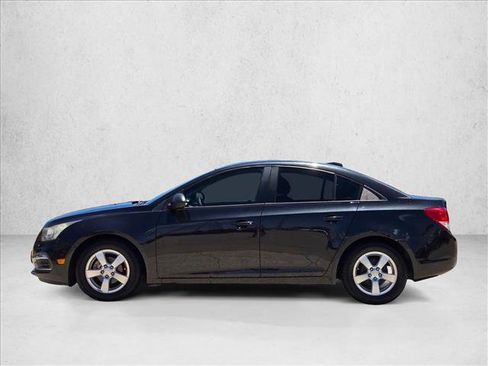 Used 2015 Chevrolet Cruze LS FWD image 9