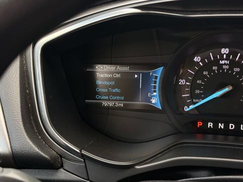Used 2019 Ford Fusion SE FWD image 27