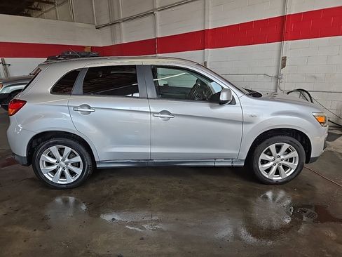 Used 2013 Mitsubishi Outlander Sport ES image 4