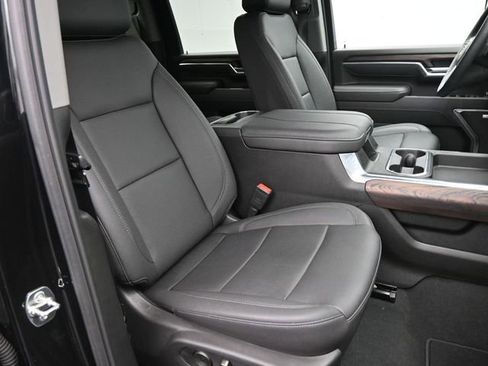 Used 2025 GMC Sierra 3500 SLT w/ SLT Convenience Package image 11