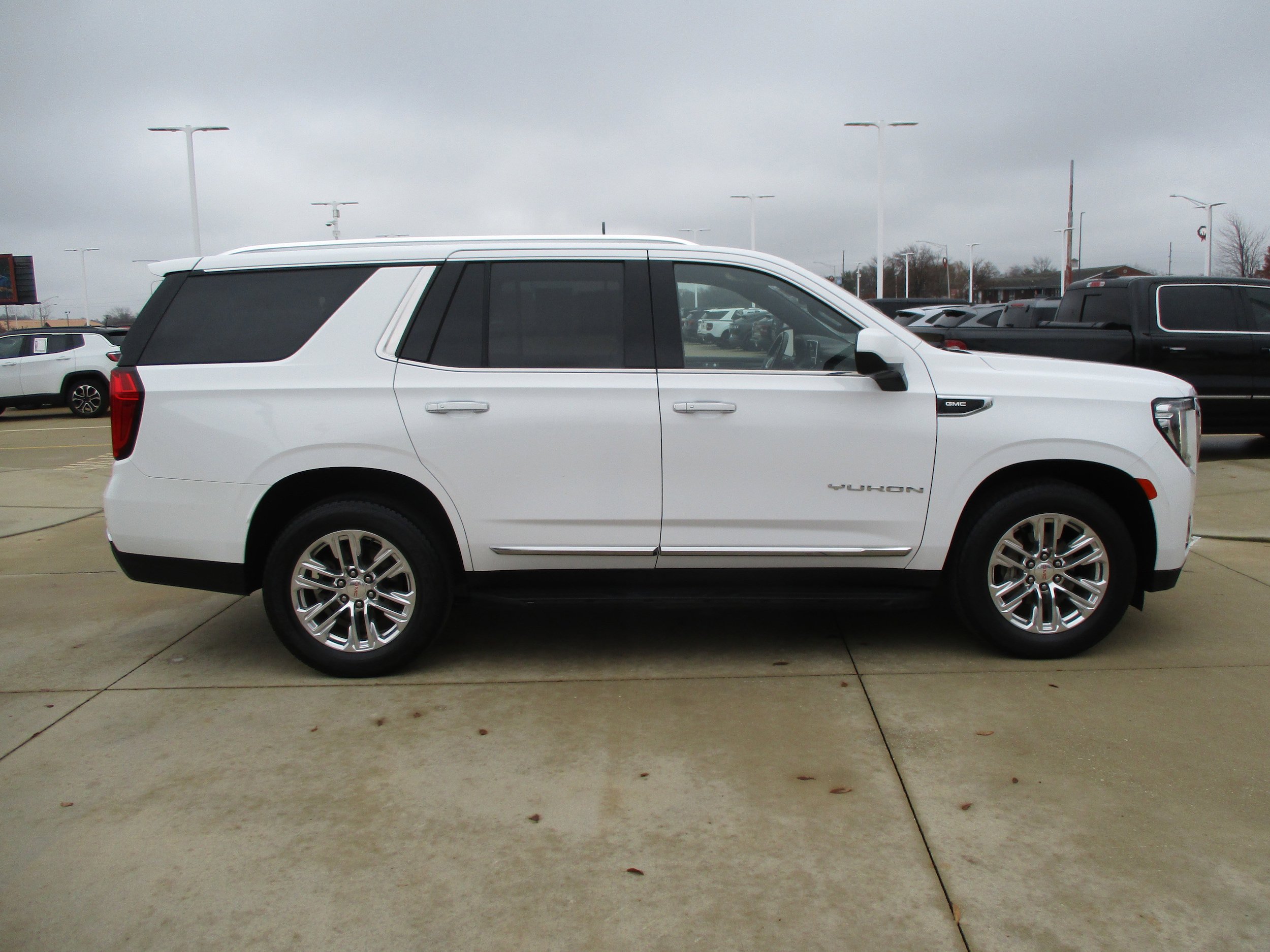 Used 2021 GMC Yukon SLT RWD image 7