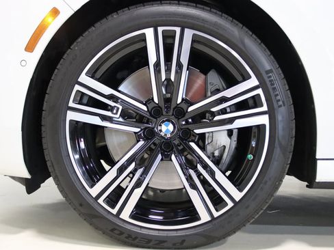 Used 2023 BMW 760i xDrive image 92