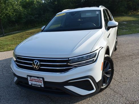 Used 2022 Volkswagen Tiguan SE image 12