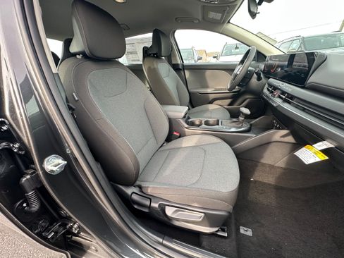 New 2025 Kia K4 LX image 19
