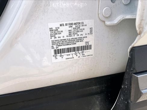 Certified 2021 Ford Explorer XLT w/ Equipment Group 202A image 33