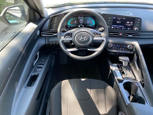 New 2026 Hyundai Elantra Hybrid FWD image 25