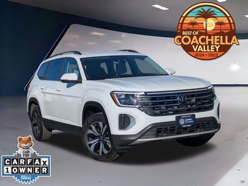 Certified 2025 Volkswagen Atlas SE image 1
