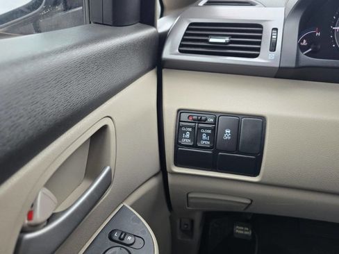 Used 2011 Honda Odyssey EX image 42