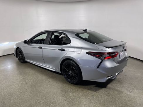 Used 2021 Toyota Camry SE w/ Convenience Package FWD image 5