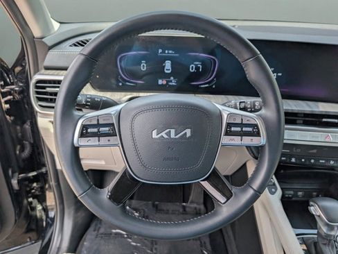 Used 2024 Kia Telluride EX w/ EX Captain's Chair Package image 22