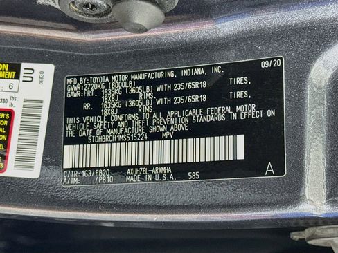 Used 2021 Toyota Highlander XLE AWD/4WD image 33