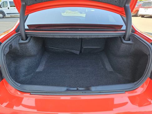 Used 2022 Dodge Charger R/T w/ Plus Group RWD image 30