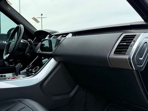 Used 2019 Land Rover Range Rover Sport HSE image 17