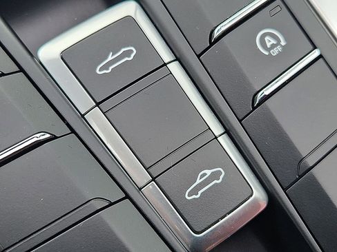 Used 2019 Porsche 718 Boxster S image 20