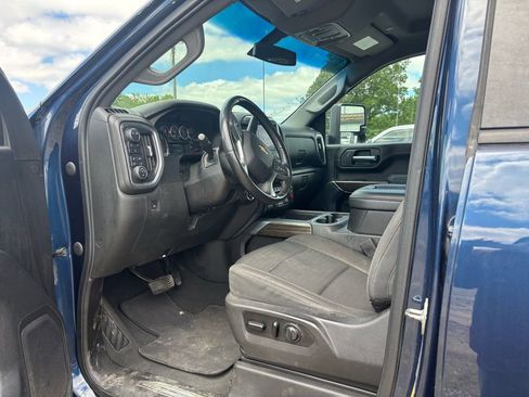 Used 2021 Chevrolet Silverado 2500 LT w/ Convenience Package AWD/4WD image 4