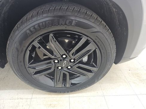Used 2025 Chevrolet Trax ACTIV w/ Sunroof Package image 21
