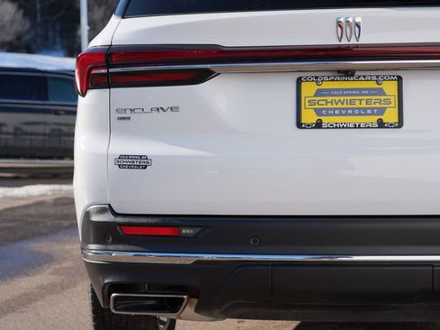 Used 2025 Buick Enclave Preferred image 10