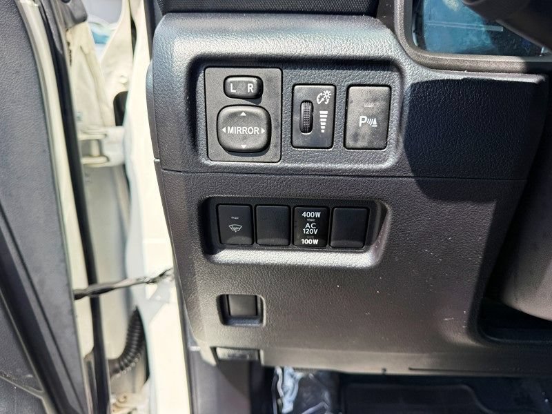 Used 2016 Toyota 4Runner Limited AWD/4WD image 31