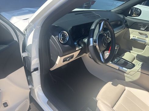 Used 2025 Mercedes-Benz GLB 250 image 9