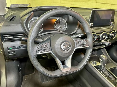 Used 2024 Nissan Sentra SV FWD image 23