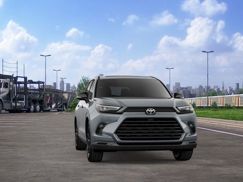 New 2026 Toyota Grand Highlander Nightshade Edition image 16