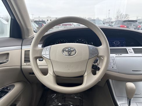 Used 2010 Toyota Avalon XLS image 19
