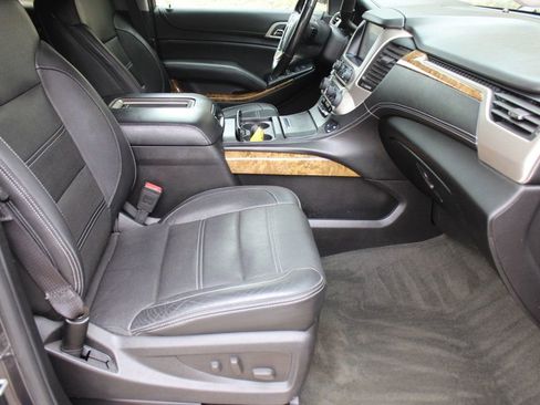 Used 2015 GMC Yukon Denali w/ Touring Package AWD/4WD image 25