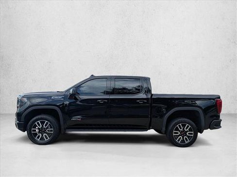 Used 2025 GMC Sierra 1500 AT4 w/ AT4 Premium Package AWD/4WD image 9