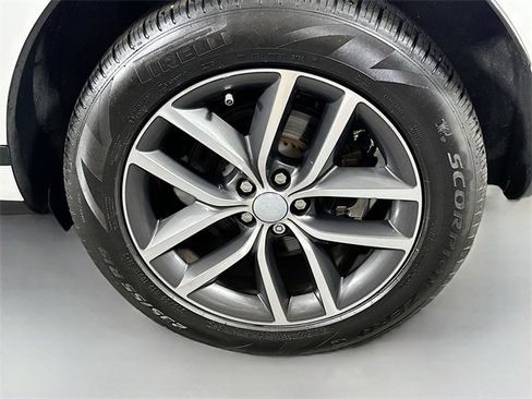 Used 2025 Land Rover Range Rover Evoque S image 31