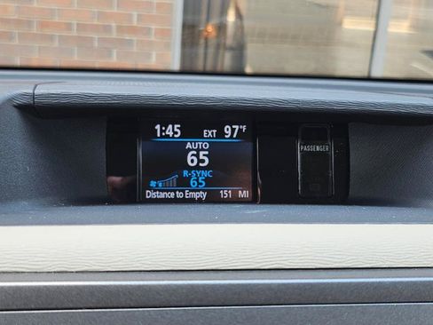 Used 2014 Toyota Sienna XLE FWD image 52