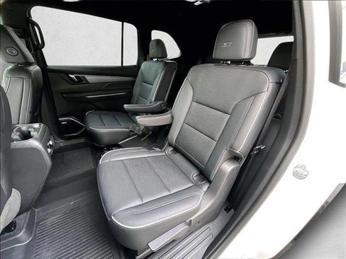 Certified 2025 Buick Enclave Sport Touring w/ Super Cruise Package image 28