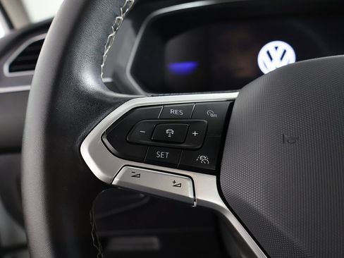 Used 2023 Volkswagen Tiguan SE FWD image 43