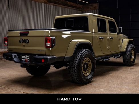 Used 2025 Jeep Gladiator Sport AWD/4WD image 9