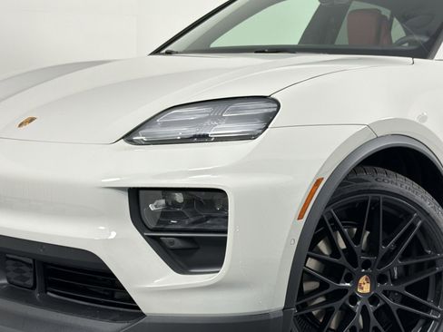 New 2026 Porsche Macan Electric RWD image 6