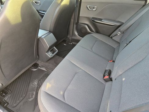 New 2025 Kia K4 LXS image 19