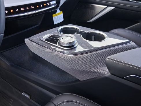 New 2026 Cadillac Optiq Luxury 1 image 17