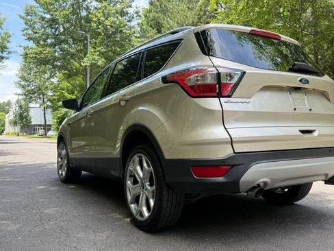 Used 2018 Ford Escape Titanium w/ Ford Safe & Smart Package FWD image 7