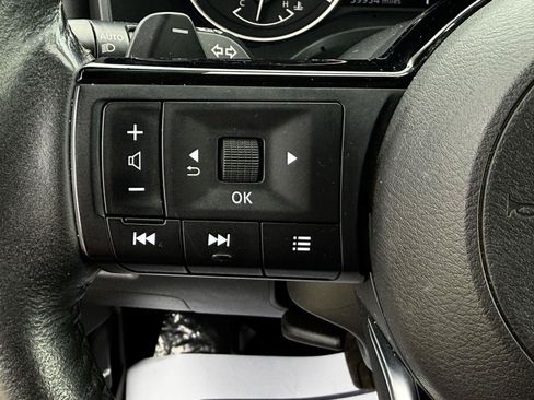 Used 2021 Nissan Rogue SL AWD/4WD image 18