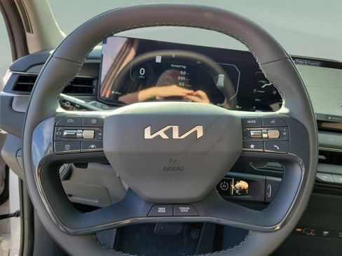 New 2026 Kia EV9 Wind AWD/4WD image 17