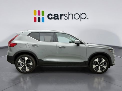 Used 2025 Volvo XC40 B5 Plus AWD/4WD image 6