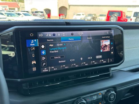 Used 2025 Jeep Wrangler Unlimited Sahara AWD/4WD image 20