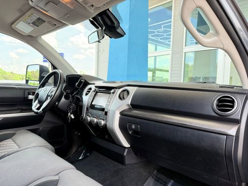 Used 2018 Toyota Tundra SR5 AWD/4WD image 26