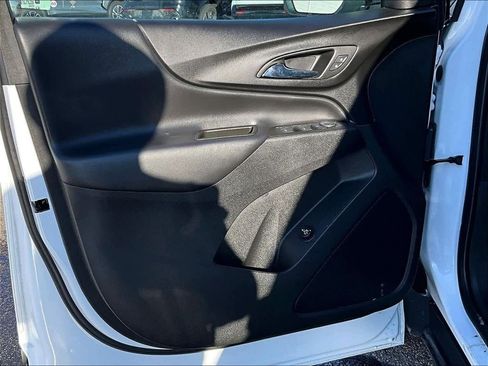Used 2023 Chevrolet Equinox LT AWD/4WD image 15