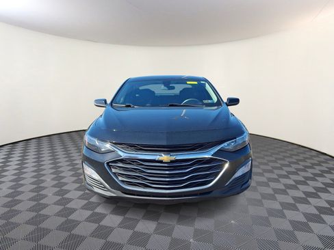 Used 2020 Chevrolet Malibu LT image 2